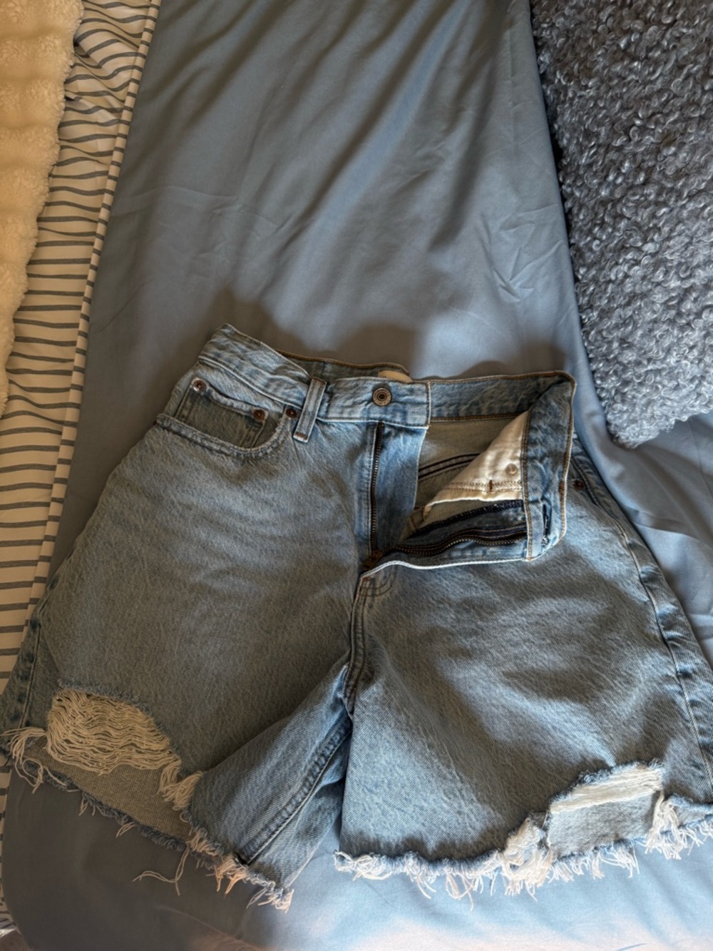 A&F The Loose Denim Short